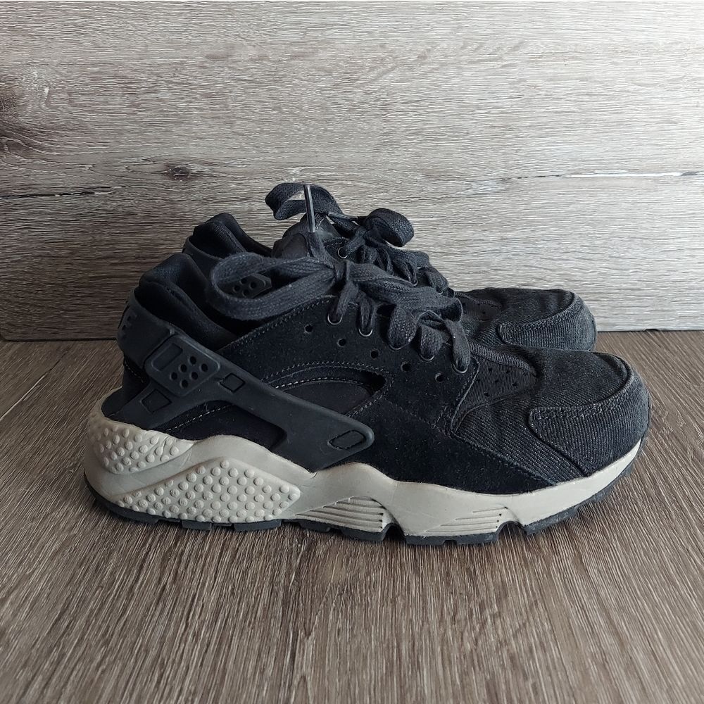 Nike Air Huarache Run Womens 859429-007 Black Suede & Denim Running Shoes 6.5